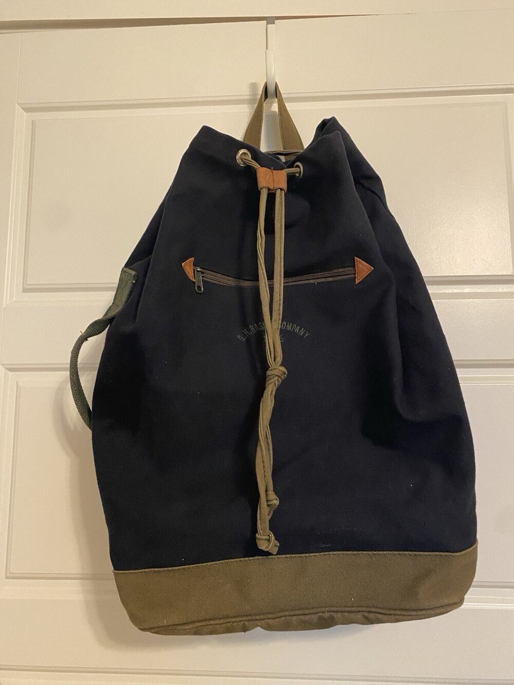 G.H. Bass & Co. VTG Canvas Backpack Rucksack Black Army Green Straps Drawstring